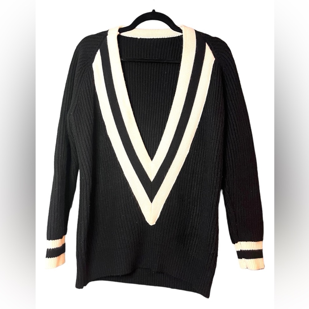 Dark Academia Low V-neck Sweater